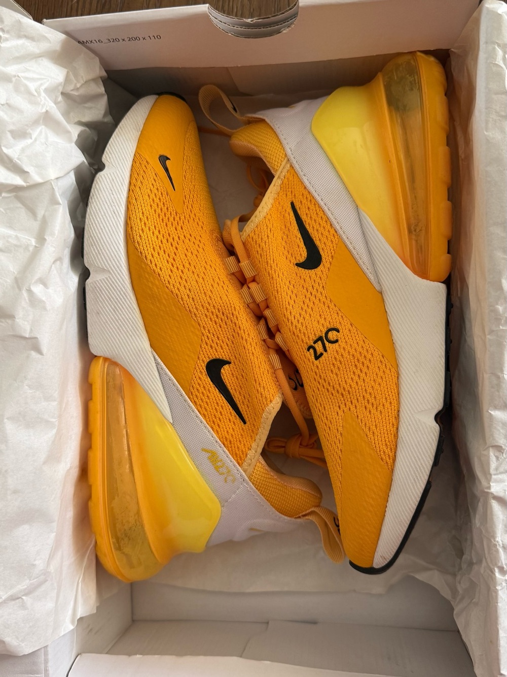 Nike 270 Air Size 7 💛🧡